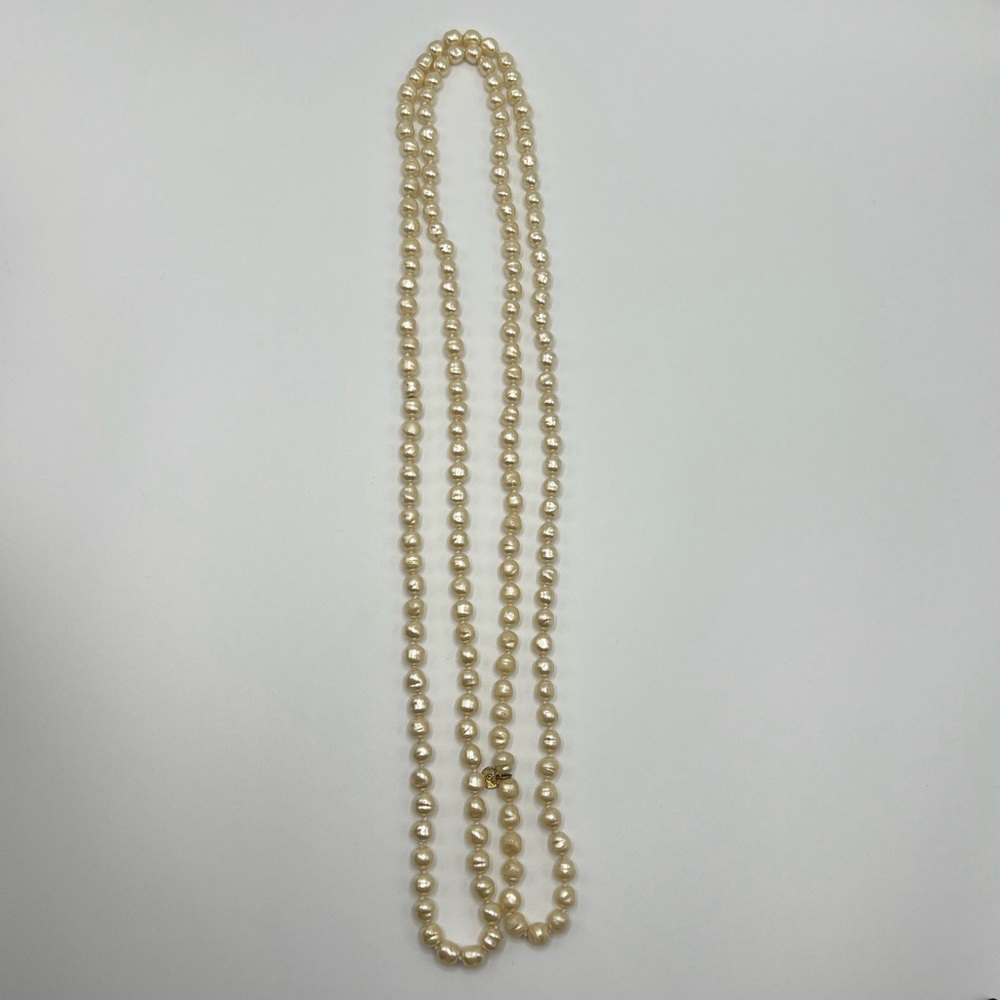 HP🎉 1981 Chanel Pearl Necklace - Picture 5 of 14